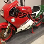 Oil13 - Deus ex Machina Milán - Ducati 750 F1