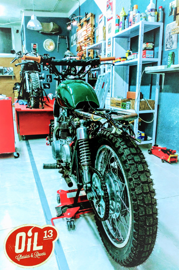 Oil13 - Kawasaki Kz400 Scrambler Left side